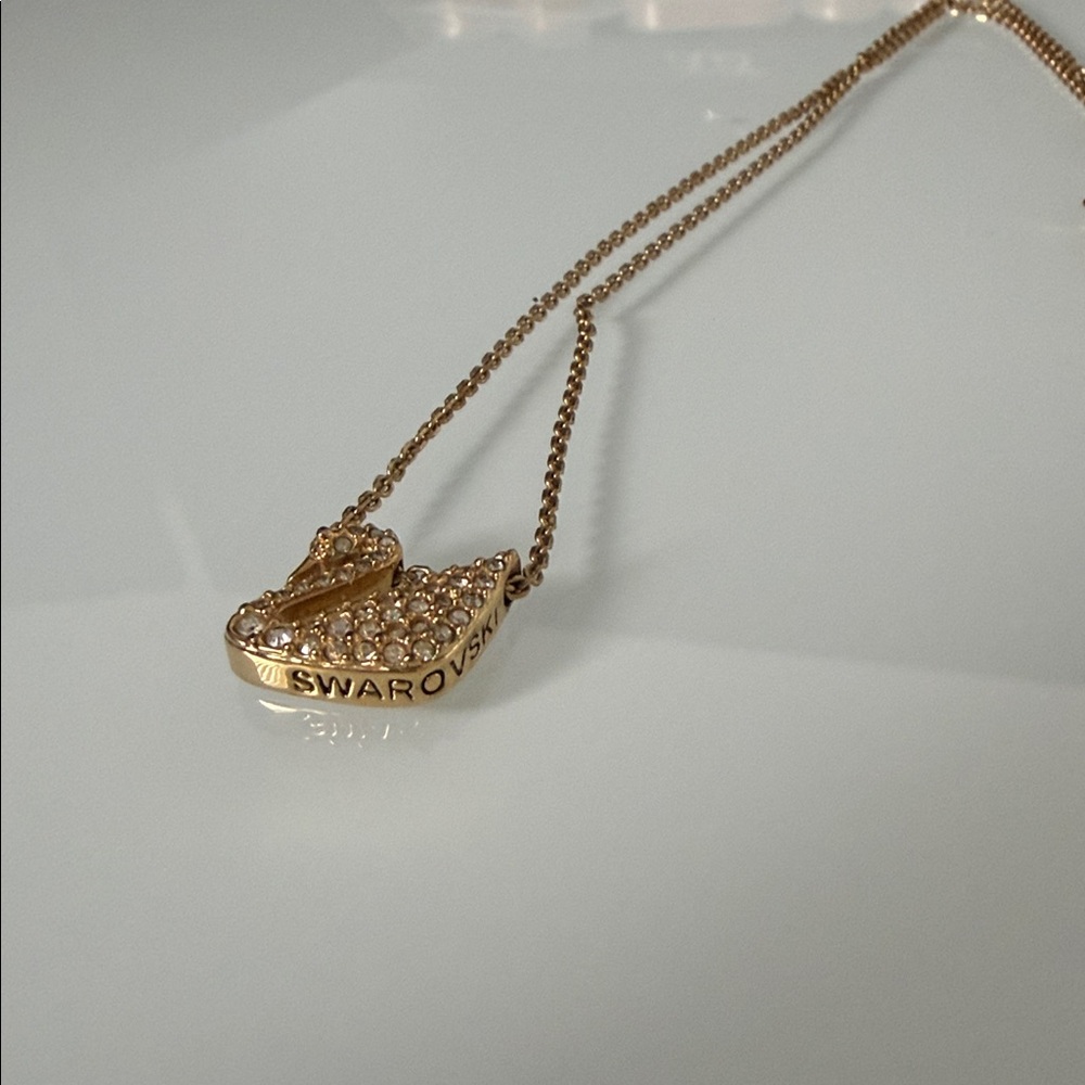 ✨ Swarovski Classic Swan Bundle of 2 – Black & Gold ✨ - Picture 2 of 4